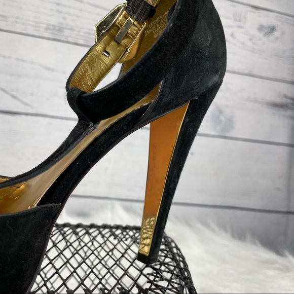 REPORT Signature Black Velvet Stilettos w/Round Toe, Platform, Strap & Buckle - Picture 10 of 15